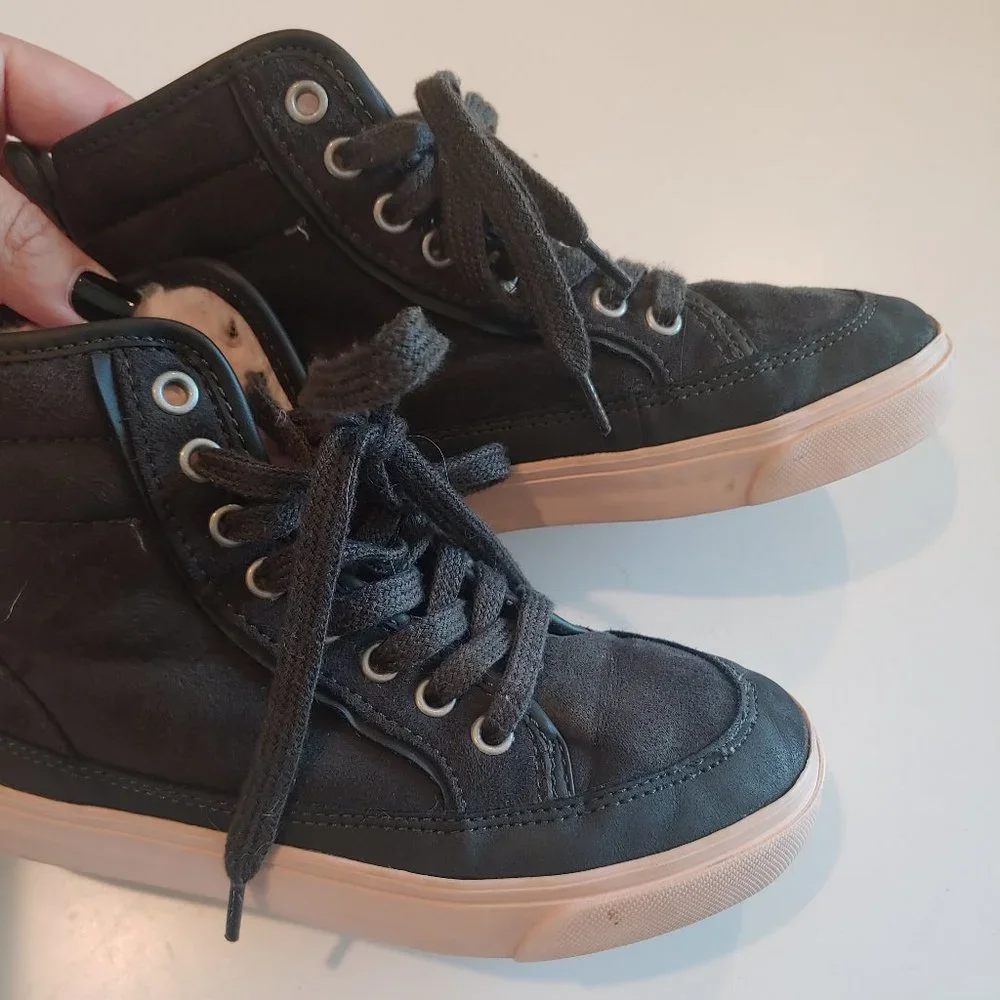 Old Navy | Grey Suede and Nubuck Leather Faux Fur Lined Sneakers | 13
